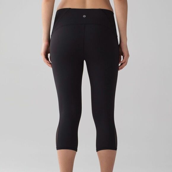 Lululemon Train Times Crop (17") Black great pre owned condition mesh detail - Picture 8 of 11